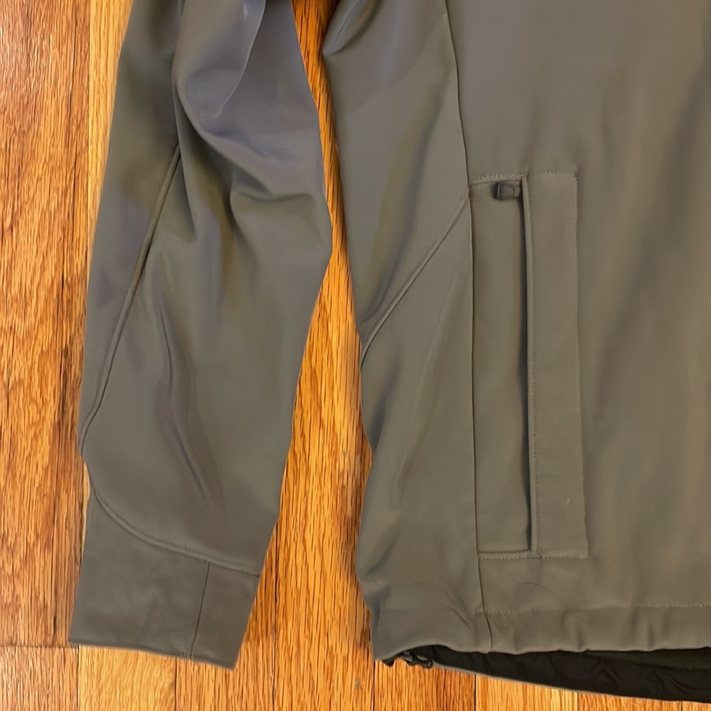 Mountain Hardware Shoftshell Jacket. - image 3